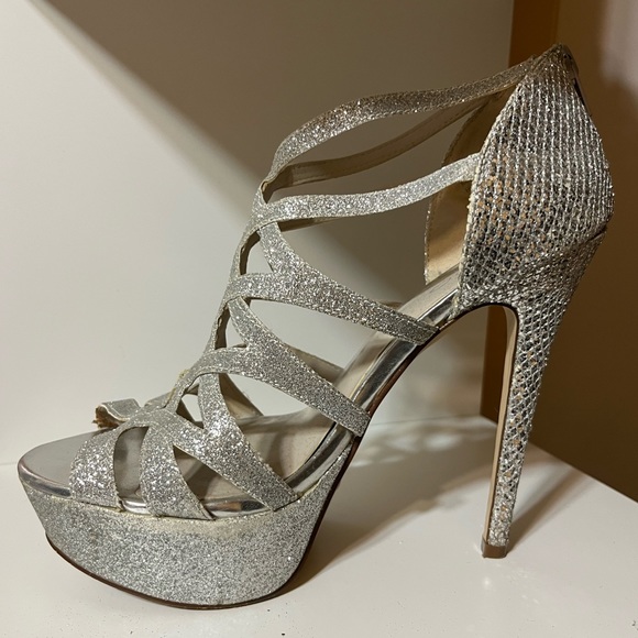 Shiny silver platform heels - Picture 8 of 13